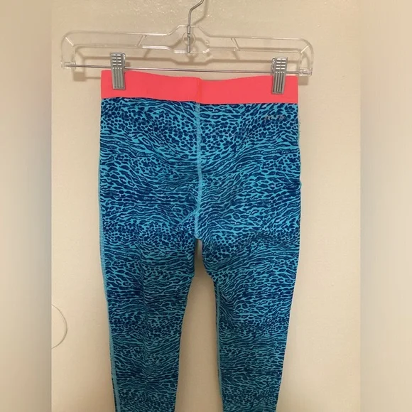 ✨Nike Pro Cheetah Print Leggings Size M - Picture 9 of 9